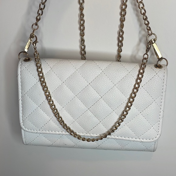 Handbags - White crossbody or shoulder bag